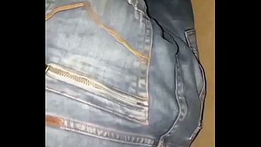 Pantalones orinados y doble orgasmo