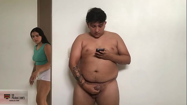 Mi Cachondo Hijastro Se Masturba Por Toda La Casa Y Decido Darle Una Buena Follada thumbnail