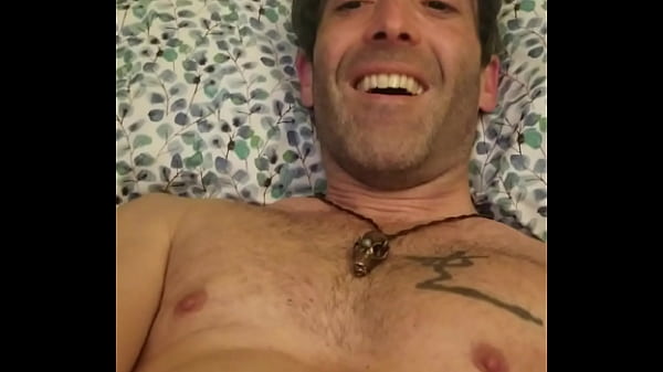 Play MP4 - Self cumshot on hot body