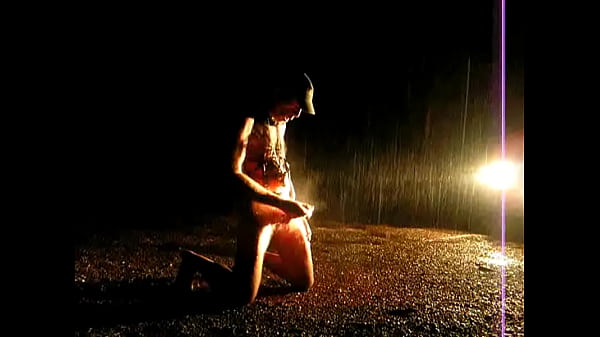 bdsm sur tetonssous lapluie