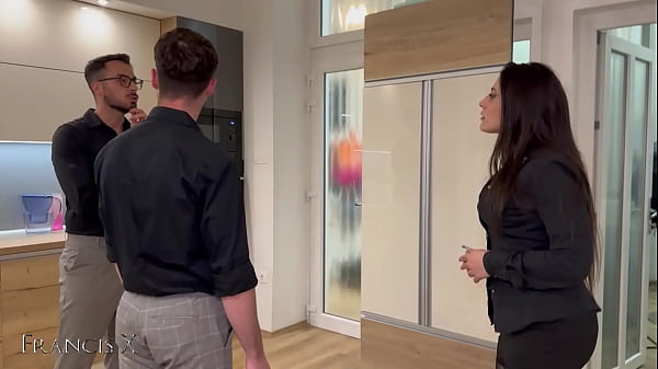 Play MP4 - Double penetration for the real estate agent &ndash; Pussy and Ass destroyed during visit