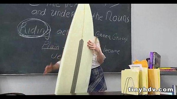 Amazingteen pussy Avril Hall 791