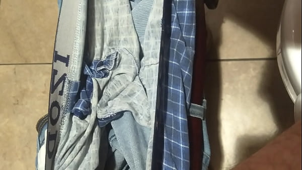 Nonton Wanking Drives Wife To Lock Me Up thumbnail