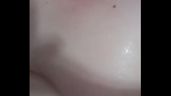 Nonton Solita Mientras Me Ba&ntilde;o thumbnail