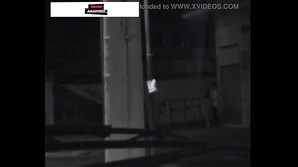 Corno voyeur manda esposa fazer sexo com desconhecido na rua