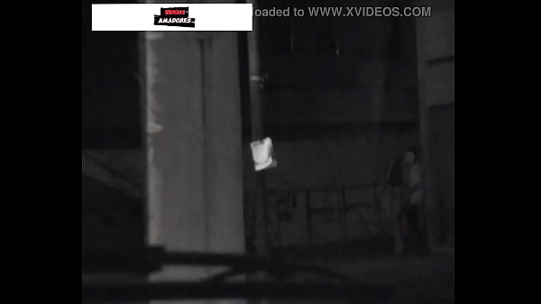 Play MP4 - Mulher casada fode com homem desconhecido em p&uacute;blico&comma; a ido do marido corno