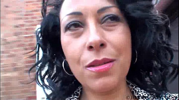 Play MP4 - Danica Collins &lpar;Donna Ambrose&rpar; Outside