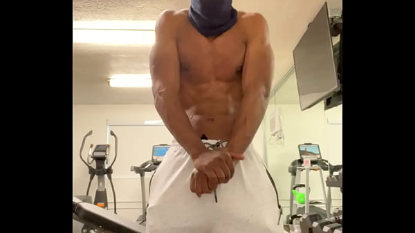 Working out my neck and shoulders for the ladies 