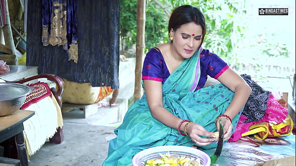 Erotic Bihari Bhabhi wants Two Big Cock for sex when her husband not around at home 