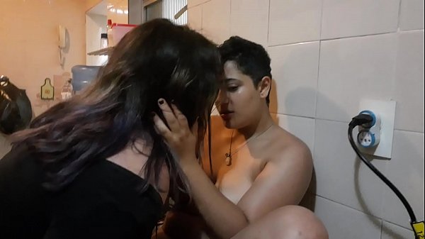 Lesbicas Se Pegando Na Cozinha thumbnail