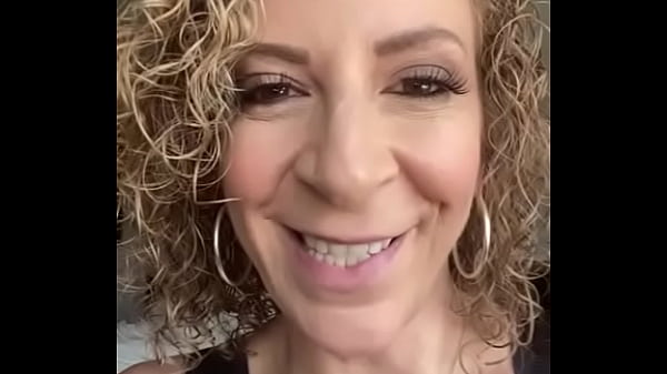 Nonton Sara Jay's Rubbing Nose thumbnail