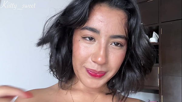 Nonton I'm Giving You My Creamy Squirt For Christmas thumbnail