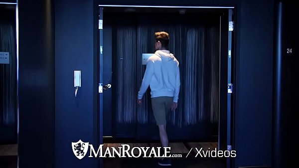 Two people fuck after they first meet 