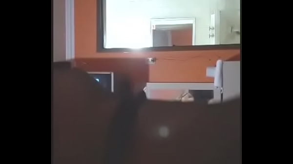 Laurita me vuelve a dar beso negro y luego me coje 