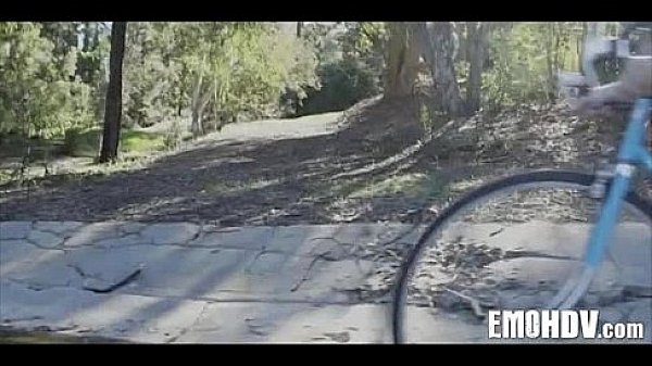 Nonton Hot Emo Angel 047 thumbnail