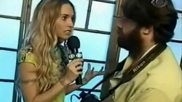 Andressa Zizzari dando a xanola - www.tvbuceta.com 