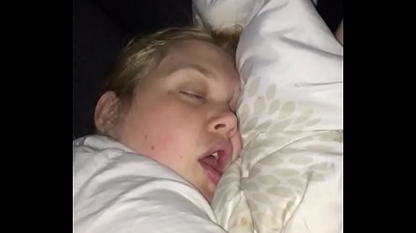 Nonton Fe37a4f4-5b14-475f-b137-b03bfd71f2a8.mov thumbnail