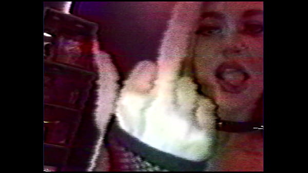 Goth slut blake blossom loves getting her shaved pussy stretched 