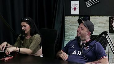 TODAS AS MENINAS QUE ELE FICA S&Atilde;O PROBLEM&Aacute;TICAS - MONICA LIMA (MOAI TV) 