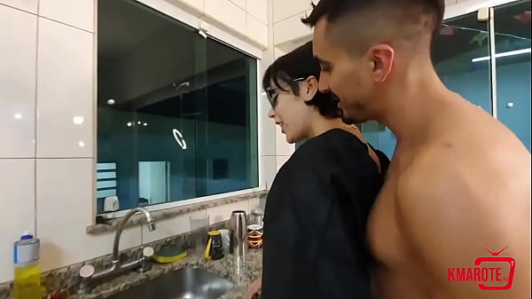 Play MP4 - Hora do lanche com o meu pirocudo favorito fodendo a minha boquinha