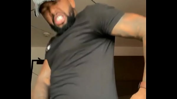 Nego do Borel sensualizando