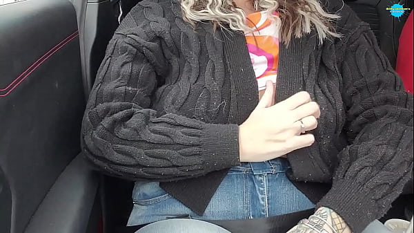 Dirty Husband gets ablowjobin the_car