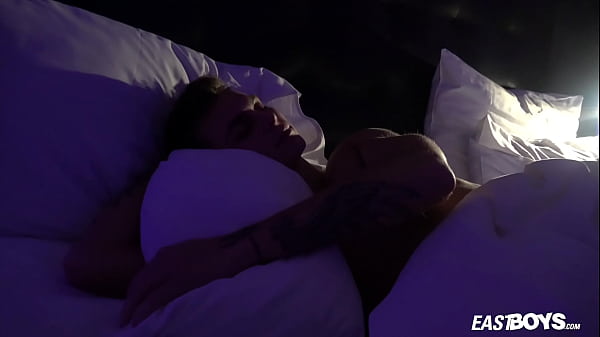 Play MP4 - Tommy Gold in Prague - Day Two