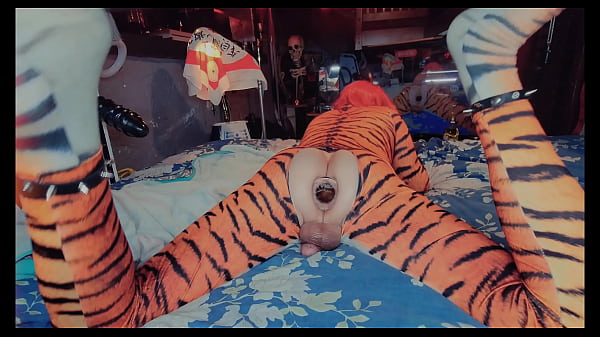 Butt Girl Tiffany Ciskiss Tigra Time Huge GapeWith XXL GoblinDildo