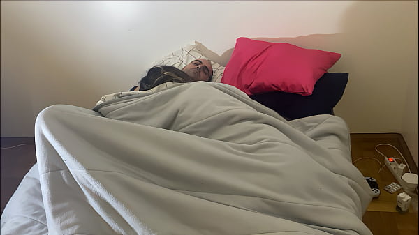 Nonton Blowjob To Start The Day With A Bang thumbnail