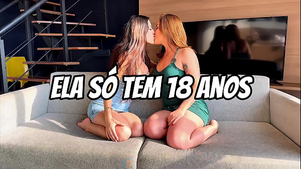 Ela_só tem_18 aninhos mas é cheia_de fetiches