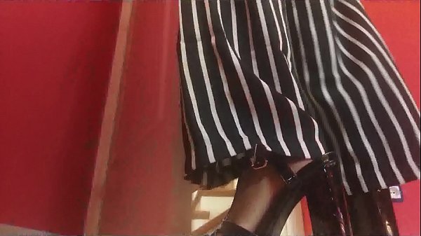 Play MP4 - la mamma ha i piedi sudati