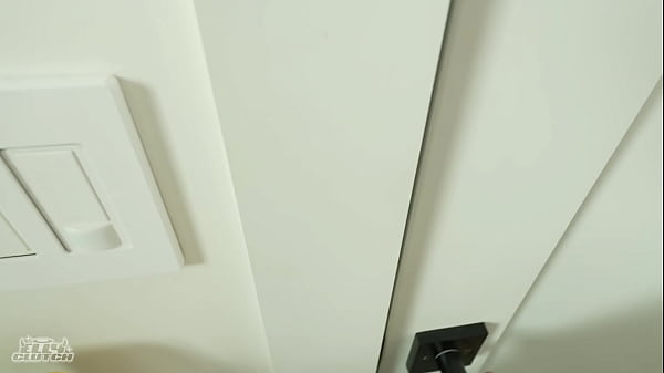 Play MP4 - Redhead step-sis and her bff interrupt step-bro's bathtime