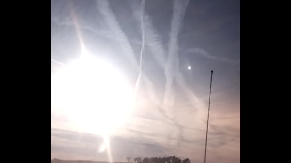 Chemtrails in grid pattern over ks 