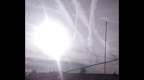 Nonton Chemtrails In Grid Pattern Over Ks thumbnail