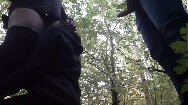 Mygirlfriend jerks off a_dick as_she watches me cum in another girl s mouth Lesbian Illusion Girls