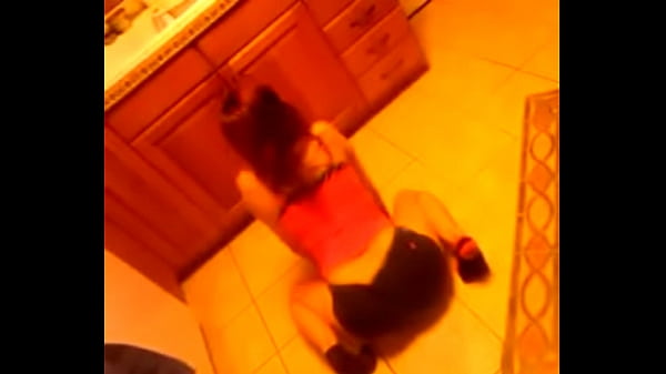 Sexy Whiteteen shakes herass