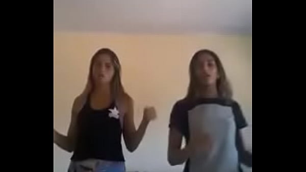 Nonton Dan&ccedil;ando Deu Onda thumbnail