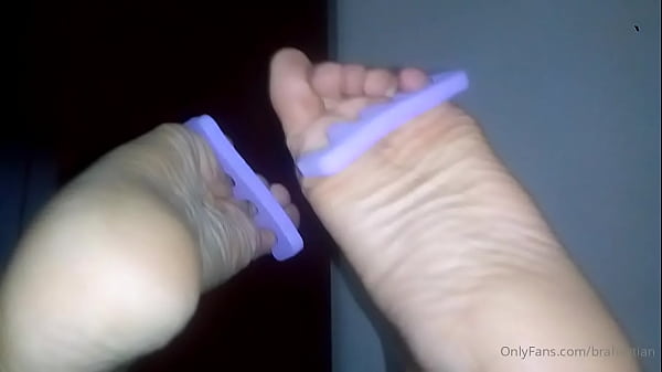 Worshiping myfeet with toe separators