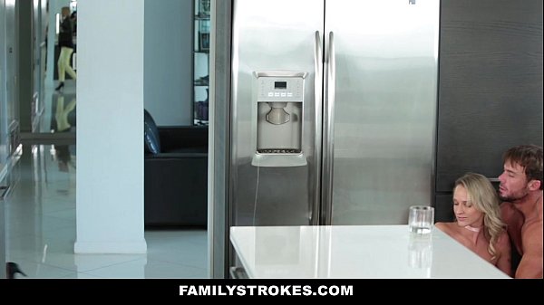 Play MP4 - FamilyStrokes - Don't Tell StepMom I &lpar;Emma Hix&rpar; fucked My StepDad