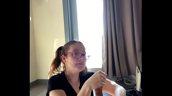 Play MP4 - Hottie with Glasses gets blasted in the face