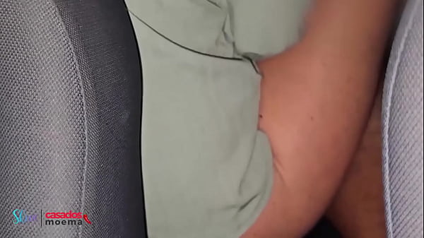 Fodendo a casada no carro do corno