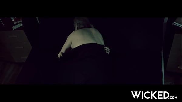 Golden emma & ruby&rsquo;s roadside tongue fuck festival