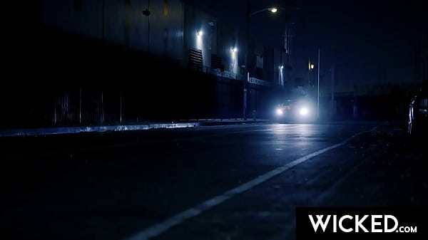 Golden emma & ruby&rsquo;s roadside tongue fuck festival