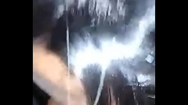 Play MP4 - Thais Sousa chupando pau grosso do cliente