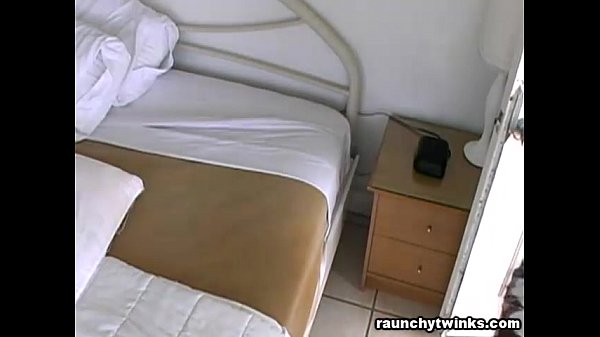 Play MP4 - Enrique Garcia sunbathes solo