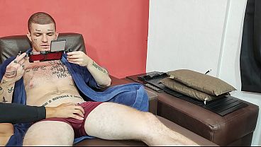 dando aquela ajuda pro Carmona dando aquela ajuda pro Carmona