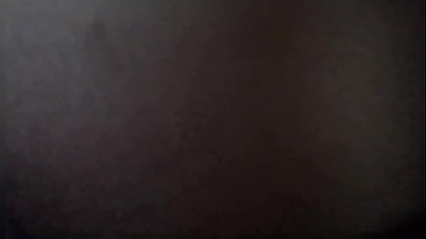 Sacandole orgasmo a la_vagina de mi novia trantandola pura perra