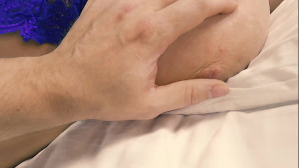 Play MP4 - Exploring a body of a very busty stepmother&comma; she looks like nothing is happening