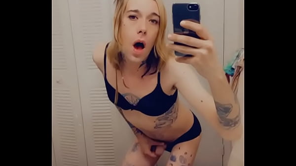 Sexy Bikini Girl Wants Dick 