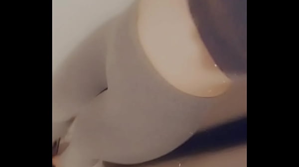 C'est parti pour ma s&eacute;ance de sport , que me ferait tu dans cette tenue ?? 